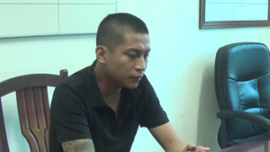 Video: Lật mặt kẻ hành hung bác sỹ, bắt quỳ gối xin lỗi trước cổng viện