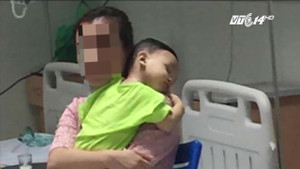 Bé trai 14 tháng tuổi bị bạo hành: Bầm tím bộ phận sinh dục, tổn thương vùng não