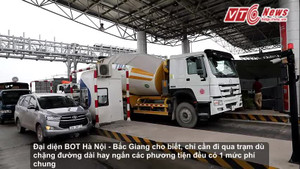 Video: Xe máy 'lượn như ruồi' trước mũi ô tô trên BOT Hà Nội - Bắc Giang