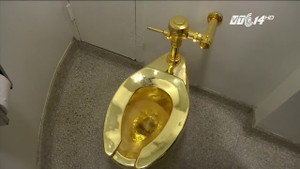 Dân Mỹ xếp hàng trải nghiệm toilet bằng vàng 18 carat