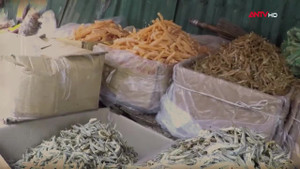 Phát hiện loại cá khô ăn thơm ngon, tẩm đẫm hóa chất diệt ruồi