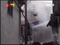 TP.HCM: Nhà bốc cháy đùng đùng trong mưa sau tiếng sét