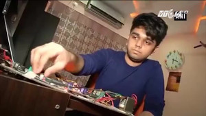 Mục sở thị đôi dép gây sốc điện chống yêu râu xanh