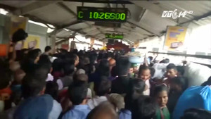 Hãi hùng cảnh giẫm đạp khiến hàng chục người chết ở Ấn Độ