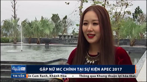 APEC 2017: Hoa hậu Ngô Phương Lan gây ấn tượng khi làm MC chính