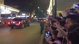 Video: Tổng thống Trump rời khách sạn tới dự quốc yến