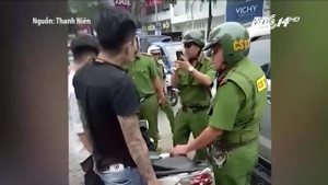 TP.HCM: Thêm một vụ thanh niên côn đồ vung mã tấu chém gương ô tô