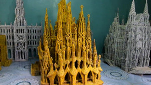 Video: Tròn mắt xem chàng trai Thái Bình tạo hòn non bộ tuyệt đẹp từ xi-lanh