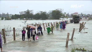 Không khí lạnh tăng cường, miền Trung mưa to, lũ lên nhanh