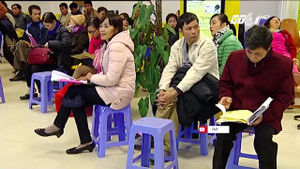 Hà Nội: Trời rét, người già ồ ạt nhập viện