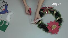 Video: Cách làm vòng nguyệt quế bằng móc áo cũ trang trí Giáng sinh cực đơn giản