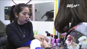 Video: 'Khoác áo mới' cho móng tay trong dịp Noel