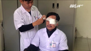 Thái Bình: Đang cấp cứu, bác sỹ bị người nhà bệnh nhân đấm vào mặt