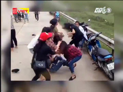 Ngán ngẩm clip hai nhóm nữ đánh nhau bên bờ sông như phim hành động