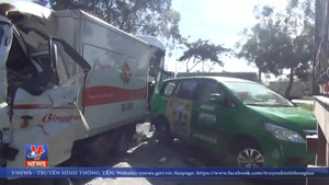 6 xe ô tô bị đâm liên hoàn vì dừng đèn đỏ