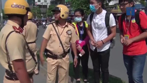 Từ 1/2018, người đi bộ sai luật có thể bị phạt tới 15 năm tù