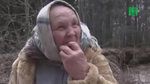 Kỳ lạ cụ bà 70 tuổi ăn đất, cát để diệt trừ u não