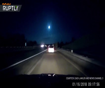 Clip: 'Quả cầu lửa' hơn một tấn sáng rực bầu trời Mỹ