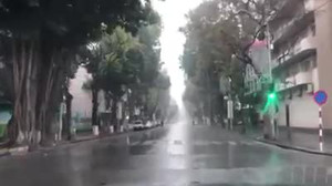 Clip: Vẻ khác thường của đường phố Hà Nội sáng mùng 1 Tết