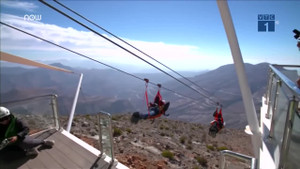 Chóng mặt với đường trượt zipline dài nhất thế giới