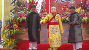 Xem 'Vua đi cày' trong lễ Tịch điền ở Hà Nam