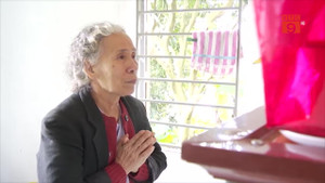 Hà Nam: Trung ương trao quà liệt sĩ, xã đòi lại