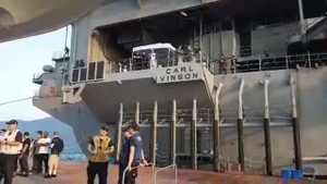 Video: Cận cảnh boong tàu sân bay USS Carl Vinson