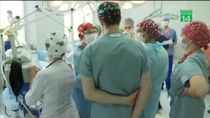 Hàng trăm bác sỹ cảm thấy 'bị xúc phạm' vì được… tăng lương