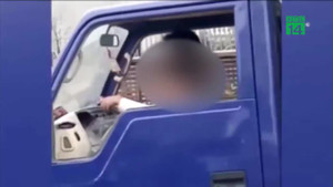 Cho cháu trai 10 tuổi lái xe tải, chú đối diện mức phạt nặng