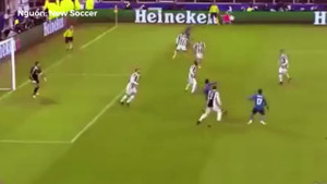 Siêu phẩm của C.Ronaldo khiến mọi người trên sân sửng sốt ra sao?