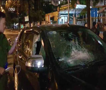 Ô tô kéo lê xe máy trên phố Hà Nội: Tài xế đối diện hình phạt nào?