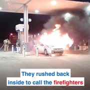 Tá hỏa ô tô cháy ngùn ngụt sát trụ bơm xăng