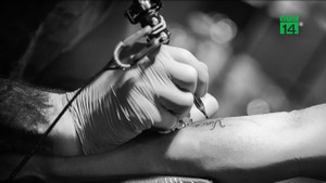 Xăm tên con sai chính tả, mẹ quyết định đổi tên con