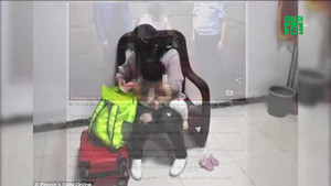 Mẹ bán con 2 tuổi lấy tiền mua mỹ phẩm