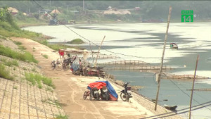 Vì sao người dân sống dưới đập xả thủy điện không muốn di dời?