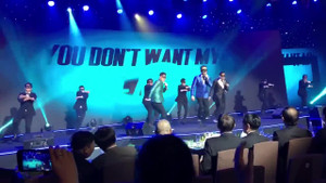 Chủ tịch ACB bất ngờ thể hiện vũ đạo, hát 'hit' trước nhân viên