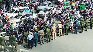 Video: Toàn cảnh người dân nhiều địa phương bị kích động, xuống đường gây rối