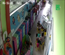 Bảo mẫu tát bé gái ngã dúi dụi ở TP.HCM: Gia đình đề nghị công an vào cuộc