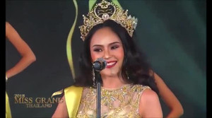 Video: Chết cười màn giới thiệu có 1-0-2 của thí sinh thi hoa hậu