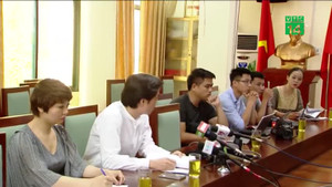 Hotgirl Bella lại bạo hành con đẻ của mình