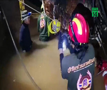 Hé lộ phương án giải cứu đội bóng mắc kẹt trong hang ở Thái Lan