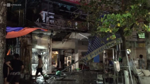 Nhiều người nhảy từ tầng 2 khi quán bia ở Hà Nội bốc cháy