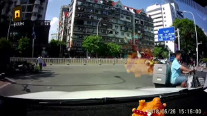 Tài xế phải đền 3.000 USD vì ôtô đâm trúng xe BMW