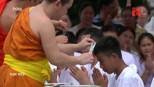 Đội bóng nhí Thái Lan xuống tóc đi tu