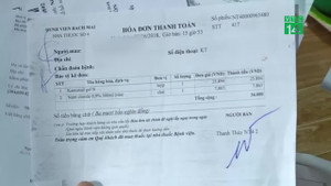 Bé 18 tháng nhiễm HIV có thể do được người có HIV bón cơm?