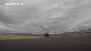 Độc đáo với ô tô bay có gắn cánh quạt của trực thăng