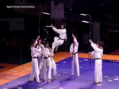 Clip Những cú đá thần sầu như phim chưởng của võ sinh Taekwondo