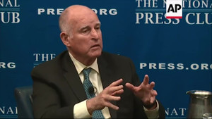 Thu nhập 4,6 tỷ đồng/năm, thống đốc lương cao nhất nước Mỹ dùng 1 đôi giày trong 25 năm