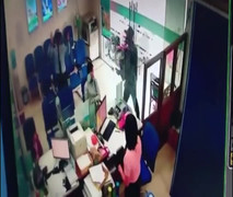 Video: Tên cướp ngân hàng ở Tiền Giang ra tay trong vòng vài phút