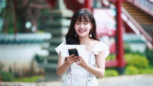 Dân mạng mê tít với màn tỏ tình tại cây cầu tình yêu ở Hạ Long